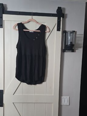 Women's Black Sleeveless Scoop-Neck Tank with Button Detail